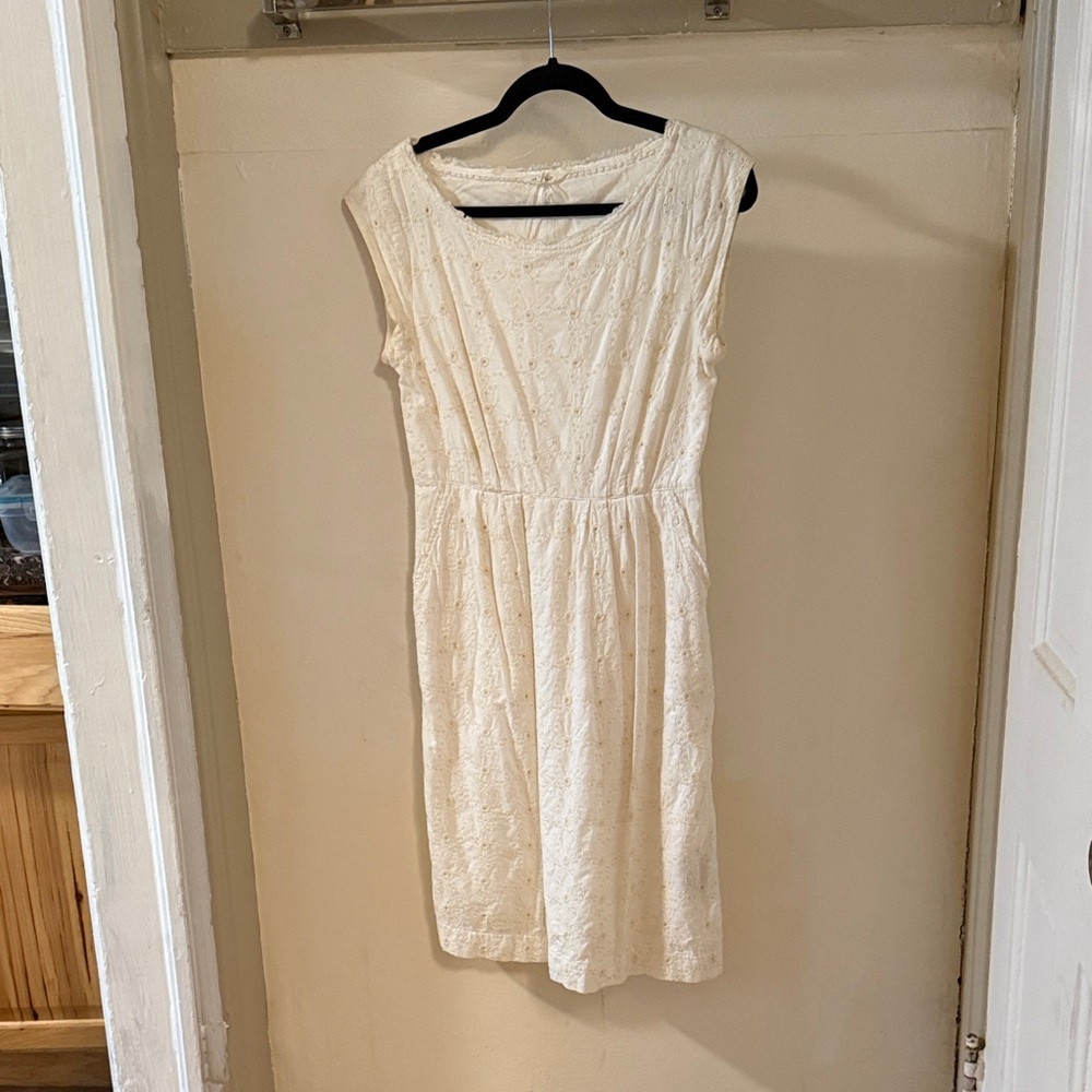 Elegant Cream Sleeveless Dress